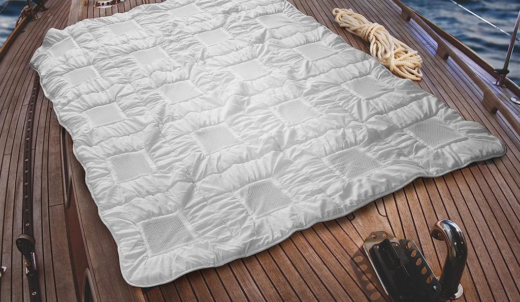Clima Balance - Lightweight All Year Down Alternative Comforter Full - Breathable Patented Design - Increases Deep Sleep Phases up to 50% - Sensofill Virgin Polyester - Full 80 x 90